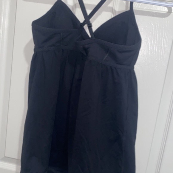 Black lulu lemon active criss cross straps - Picture 3 of 4